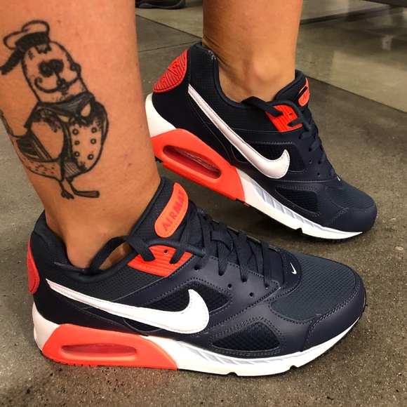 Nike Shoes - ☄️Nike Air MAX ☄️New in a box ☄️Price firm